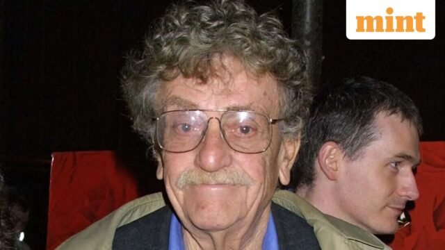 Kurt Vonnegut Câu nói trong ngày: “Chúng ta là những