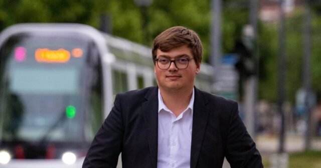 Loÿ Durrenberger, 24 tuổi, kế nhiệm François Giordani ở vị