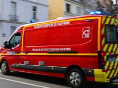 Mulhouse. Bị cha mẹ bỏ quên trong ô tô dưới trời nắng, hai đứa trẻ được lính cứu hỏa giải cứu