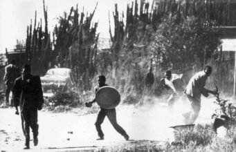 Ngày 16 tháng 6 năm 1976, cuộc nổi dậy Soweto làm rung chuyển chế độ phân biệt chủng tộc