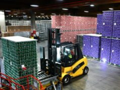 Obernai. Để thành công trong cuộc cách mạng carbon, Kronenbourg từ bỏ thủy tinh để chuyển sang đóng lon