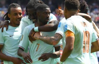 Ousmane Dembélé lập hat-trick khi trận đấu bắt đầu… theo dõi trận đấu thứ ba của The Blues