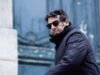 Patrick Bruel bị cảnh sát giam giữ: vượt ra ngoài mục tin tức để tiết lộ một phương thức hoạt động lặp đi lặp lại, trong đó sự nổi tiếng đóng vai trò là lá chắn