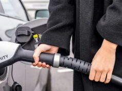 Phần tự động. Ắc quy, sạc điện… bạn cần biết những gì trước khi mua xe điện cũ?