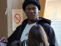 Phiên tòa xét xử rapper Doums vì bạo lực gia đình đối với Adèle Exarchopoulos bị hoãn đến ngày 8 tháng 2
