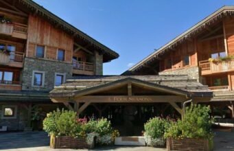 Sang trọng. Hai khách sạn đạt danh hiệu “cung điện” quý giá trên dãy Alps và Marne