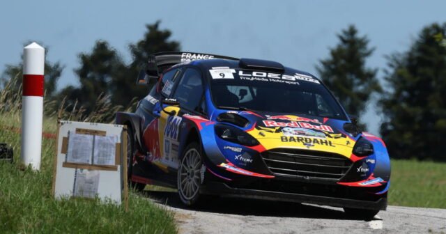 Sébastien Loeb như ngày xưa tươi đẹp tại cuộc biểu