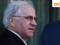 Stephen Người mua là ai? Cựu nghị sĩ Đảng Cộng hòa Indiana được Trump ân xá trong vụ giao dịch nội gián