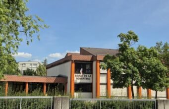 Strasbourg. Một nhà lãnh đạo sau giờ học tại trường Roberstau là mục tiêu điều tra