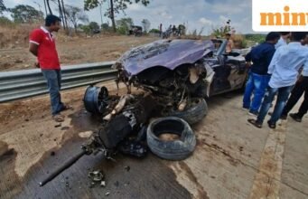 Tài xế bị phạt sau khi chiếc BMW chạy với tốc độ 250 km/h đâm vào dải phân cách ở Maharashtra, hai người thiệt mạng