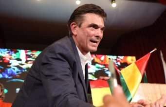“Tất cả chúng ta đều đoàn kết vì một yêu cầu: sự ra đi của Rodrigo Paz”: Aquilardo Caricari, lãnh đạo công đoàn Bolivia