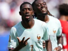 The Blues giành chiến thắng và đảm bảo vị trí nhất bảng, Dembélé chứng kiến cú ăn ba