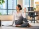 Tôi nhờ ChatGPT gợi ý 5 tư thế yoga cho nhân viên công ty: AI cho tôi thiết lập lại thói quen 12 phút