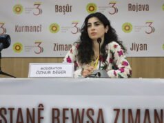 “Tôi sống với khả năng bị bắt bất cứ lúc nào”: Nhà báo người Kurd Öznur Deger từ chối giao nộp vũ khí