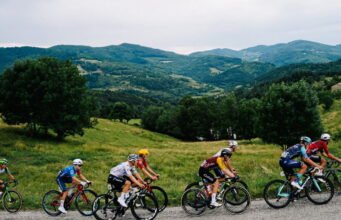 Tour Auvergne-Rhône-Alpes Sau 70 km chiến đấu không ngừng nghỉ, Jordan Jegat với Quinn Simmons ở phía trước… Theo dõi chặng 4