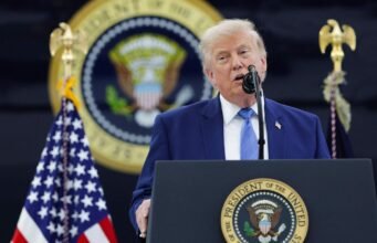 Trump dọa kiện ABC News vì phản ánh việc đưa tin về nhóm, nói rằng quản trị viên Biden muốn chi 100 triệu USD
