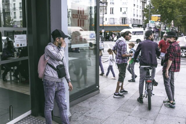 Từ Barbès đến Porte de Clignancourt, niềm hy vọng tan