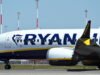 Vận tải. ‘Bất đắc dĩ’ Ryanair sẽ không thu phí cha mẹ muốn ngồi cạnh con mình nữa