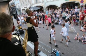 Vosges. Bể bơi, sân khấu mở, mái che… Công thức thành công của lễ hội âm nhạc ở Remiremont