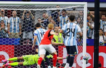 World Cup 2026 Messi đá hỏng quả phạt đền trong trận gặp Áo, nhận xét phân biệt chủng tộc, trận đấu thứ hai cho Clément Turpin… Theo dõi ngày thứ 12 của World Cup.