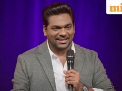 Zakir Khan nhớ lại cuộc chạm trán phân biệt chủng tộc trên máy bay hạng nhất trong clip được chiếu lại