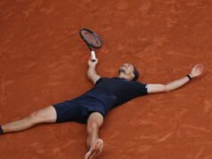 Zverev vượt qua Cobolli và cuối cùng có Grand Slam đầu tiên