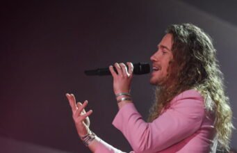 buổi hòa nhạc Julien Doré phát sóng vào ngày 2 tháng 7 tại rạp chiếu phim