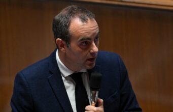 Sébastien Lecornu tức giận trong hội: “Đây là lần đầu tiên tôi mất kiểm soát”, anh cao giọng trong đợt nắng nóng