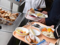 Thượng viện bỏ phiếu ủng hộ ưu tiên của châu Âu trong việc cung cấp căng tin công cộng