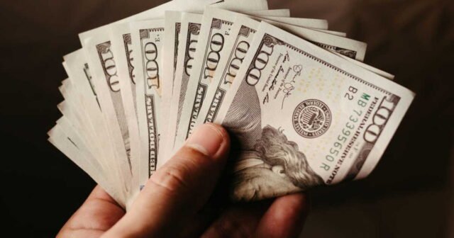 Thêm 35.000 triệu phú trong năm nay nhờ thị trường