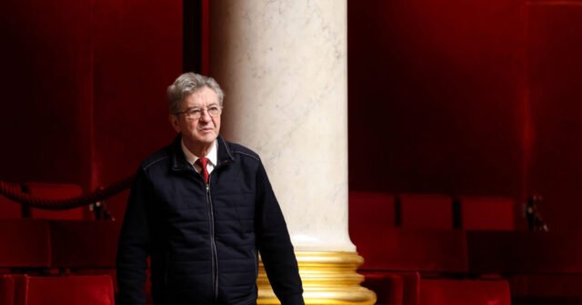 Jean-Luc Mélenchon giành lại quyền lãnh đạo cánh tả nhưng