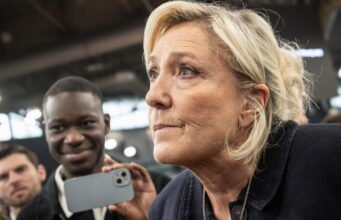 Bầu cử tổng thống 2027. Marine Le Pen cho rằng “không thể” vận động tranh cử bằng vòng tay điện tử
