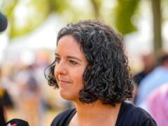 Manon Aubry có liên quan đến Martine Aubry không?