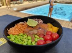 Thông tin tham quan | (#YUM) Au Soleil Plage, hai cách ăn bằng chân dưới nước hoặc trên cát