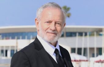Francis Huster hâm mộ Stabilo và kẹo cao su, vợ cũ Christiana Reali của anh tiết lộ những biện pháp quyết liệt mà cô phải thực hiện