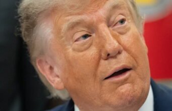 Con mắt biên tập. Bài xã luận. Donald Trump tư nhân hóa lễ kỷ niệm 250 năm quốc khánh