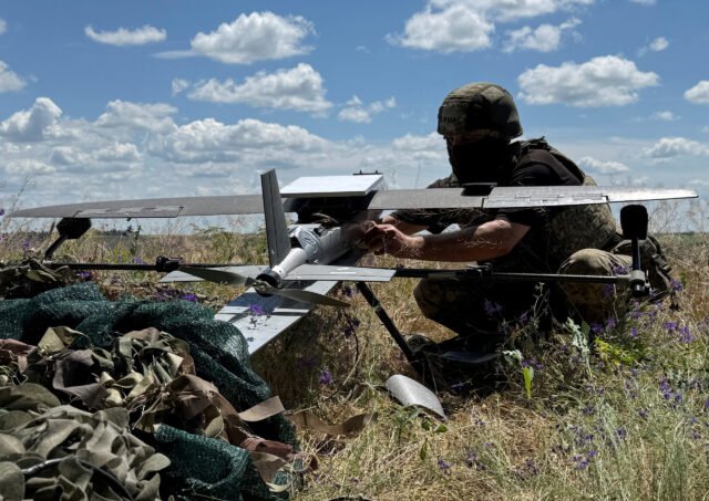 Ukraine cho NATO thấy tương lai của chiến tranh