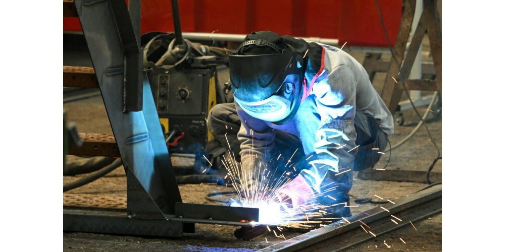 Bí quyết và kỹ năng của thợ hàn và thợ lắp ráp làm việc trong xưởng là một trong những tài sản của công ty Vosges. Ảnh Philippe Briqueleur