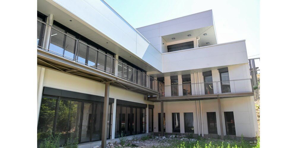 Trụ sở hành chính mới của công ty hiện có diện tích 2.000 m2. Ảnh Philippe Briqueleur