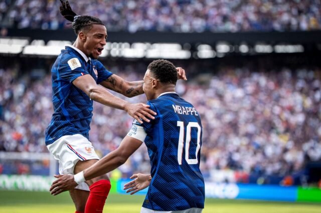 Kylian Mbappé và Michael Olise: Đội trưởng The Blues chọc