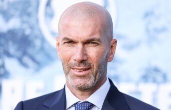Zinedine Zidane đang chuẩn bị tiếp quản Didier Deschamps: quận “yên bình và được bảo vệ” này của Madrid, nơi anh sống cùng gia đình và anh không có ý định rời đi