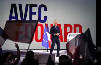 trong lần gặp đầu tiên, Edouard Philippe đóng vai người cha tốt muốn chuẩn bị “tương lai” cho con cái chúng ta