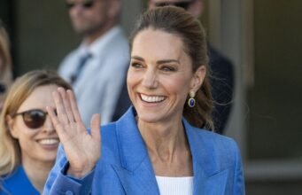 Kate Middleton: Công nương xứ Wales ra mắt dự án sâu sắc trong chuyến công du nước ngoài