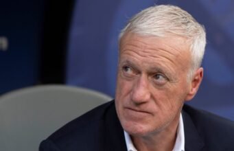 Zinédine Zidane HLV tương lai của The Blues? Didier Deschamps tung cú vô lê, “không thể tha thứ được”