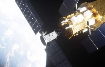 NASA ra mắt Swift Boost để cứu đài quan sát tia gamma có nguy cơ rơi trở lại Trái đất