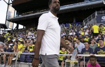 Ligue 1 Cựu thành viên Raon-l’Étape, thuận lợi trong việc kiểm soát bóng… Wilfried Nancy, ứng cử viên cho vị trí huấn luyện viên của Racing Club de Strasbourg là ai?