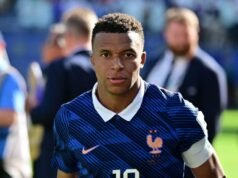“Cô là một người phụ nữ đáng khinh”: Kylian Mbappé khiển trách gay gắt thượng nghị sĩ Paraguay sau những nhận xét phân biệt chủng tộc đáng khinh của bà, “anh ta đang mút dừa”