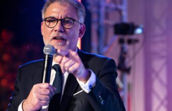 Olivier Faure bị các đại biểu từ chối trước cuộc bỏ phiếu quan trọng hôm thứ Năm