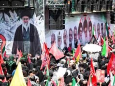 Đám đông tiễn biệt Khamenei tại thành phố thánh Qom của Iran