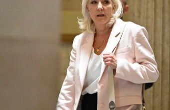 Hoạt động kamikaze của Marine Le Pen